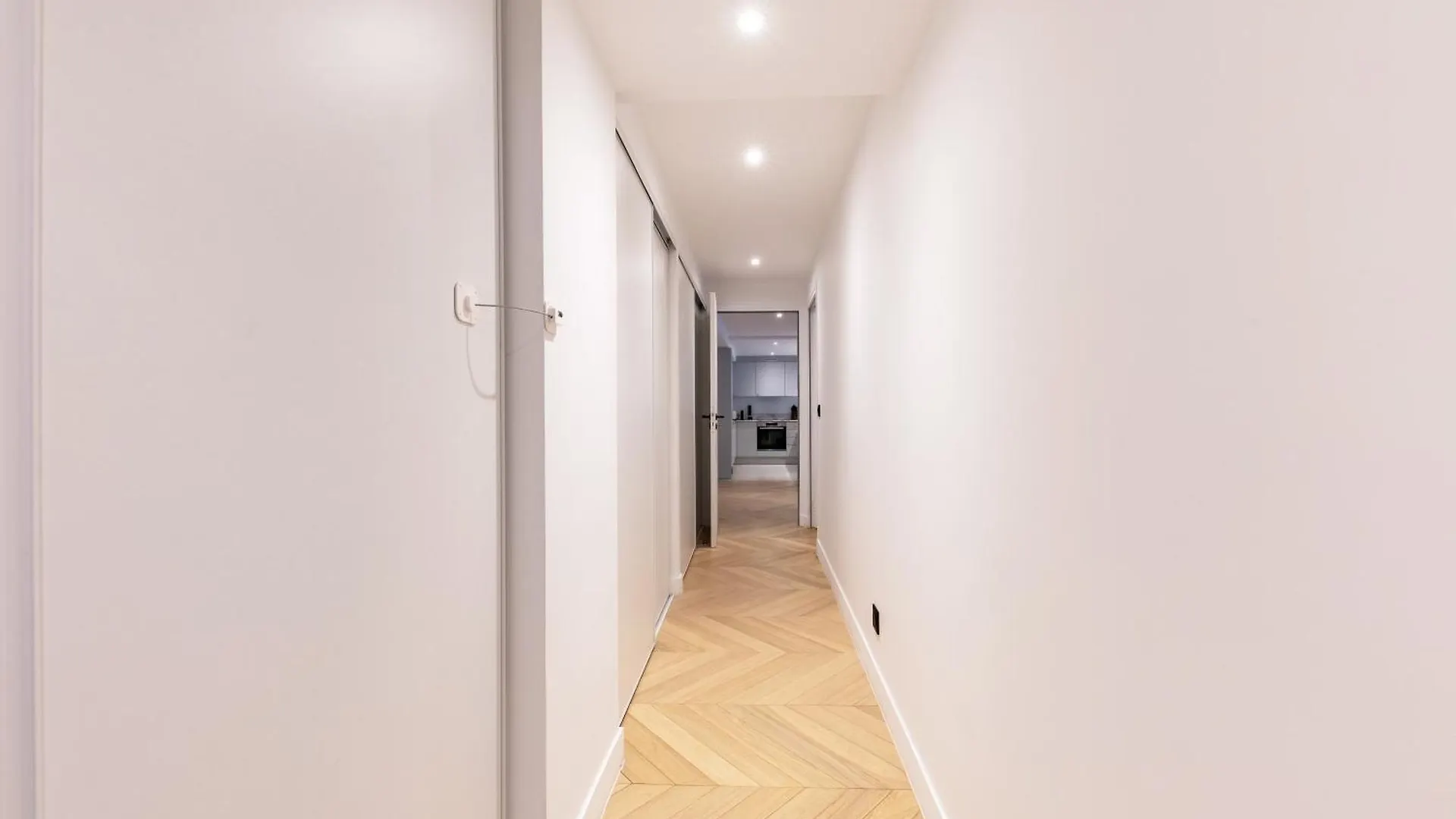 Brand New 3 Bedrooms Facing Madeleine/St Honore Paris 0*,  Frankrig